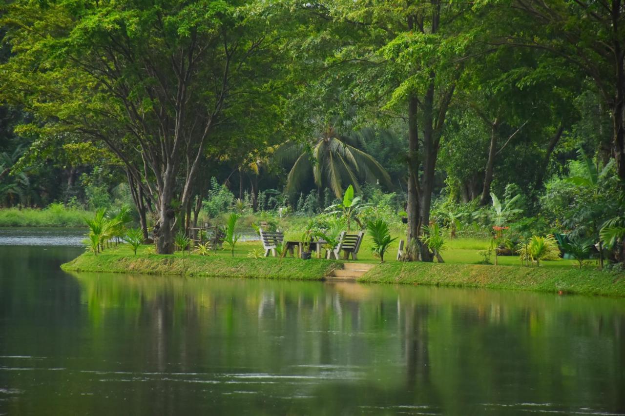 Canal Side Safari Resort Udawalawe Exterior photo