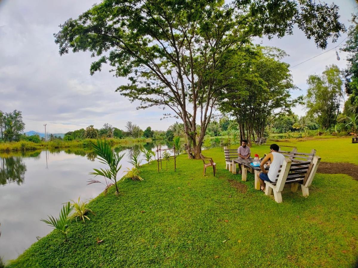 Canal Side Safari Resort Udawalawe Exterior photo