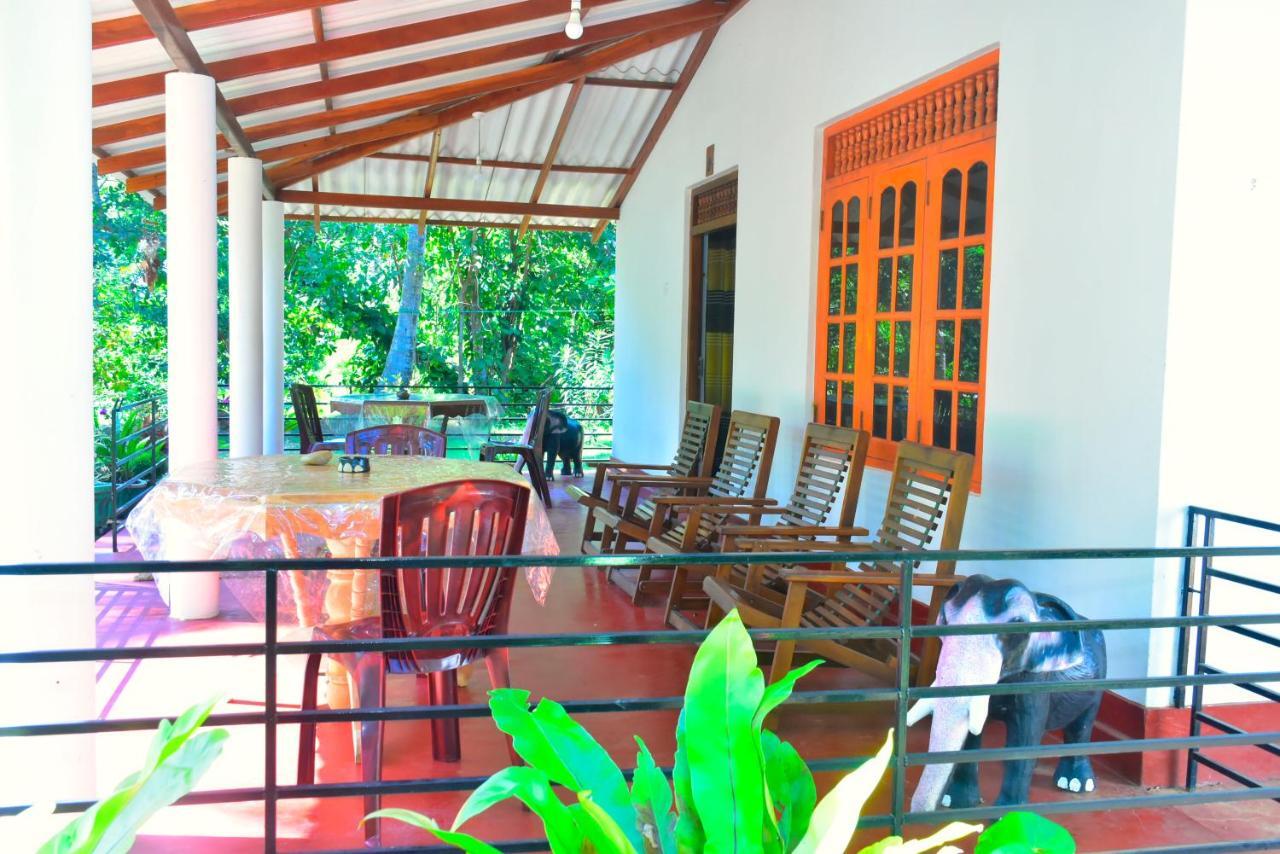 Canal Side Safari Resort Udawalawe Exterior photo